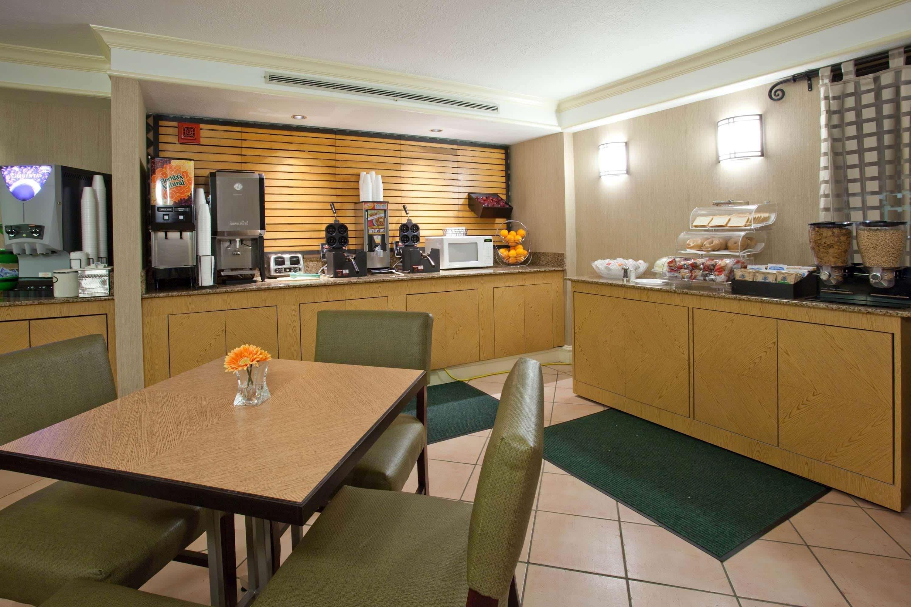 La Quinta Inn By Wyndham Шайен Екстериор снимка
