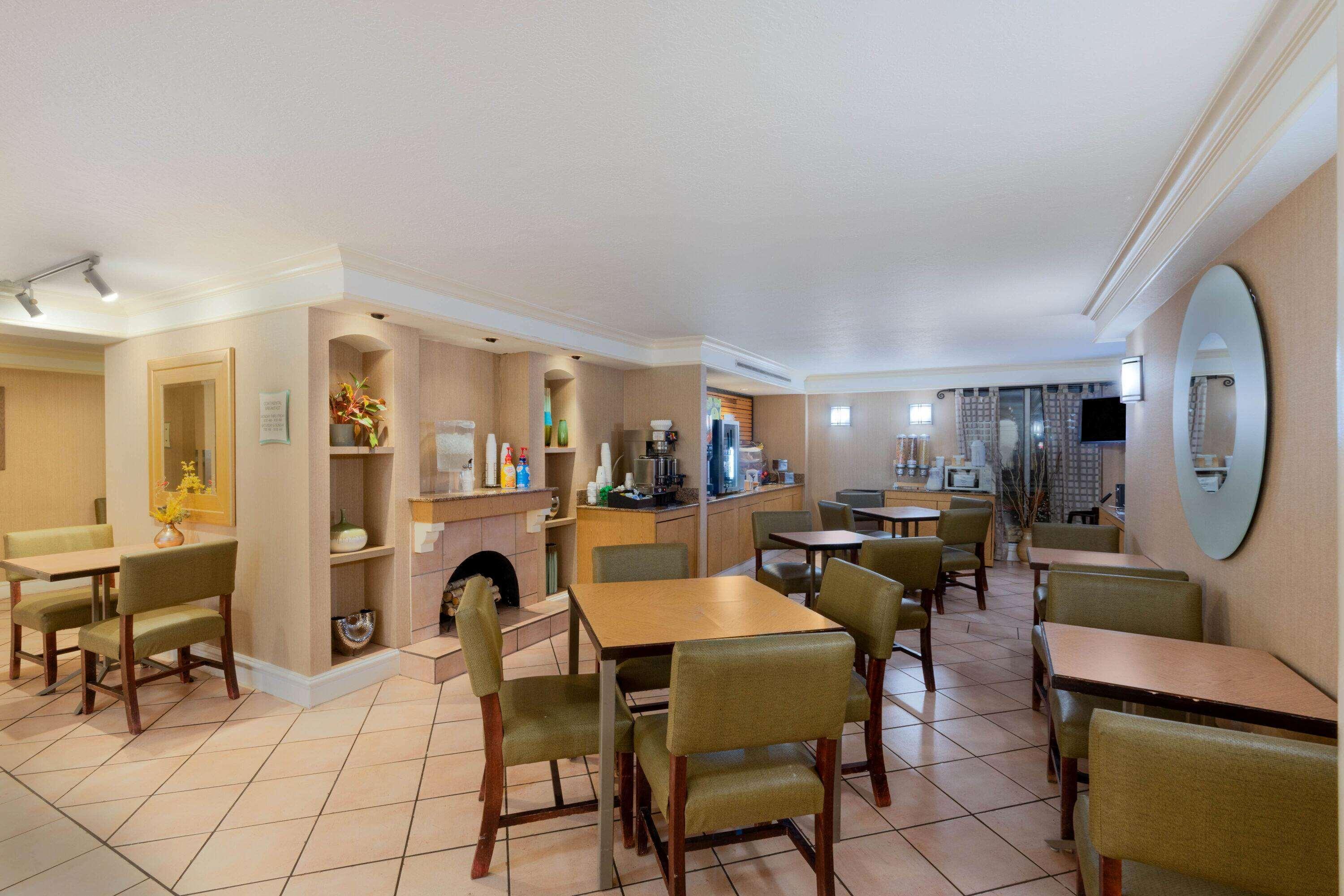 La Quinta Inn By Wyndham Шайен Екстериор снимка